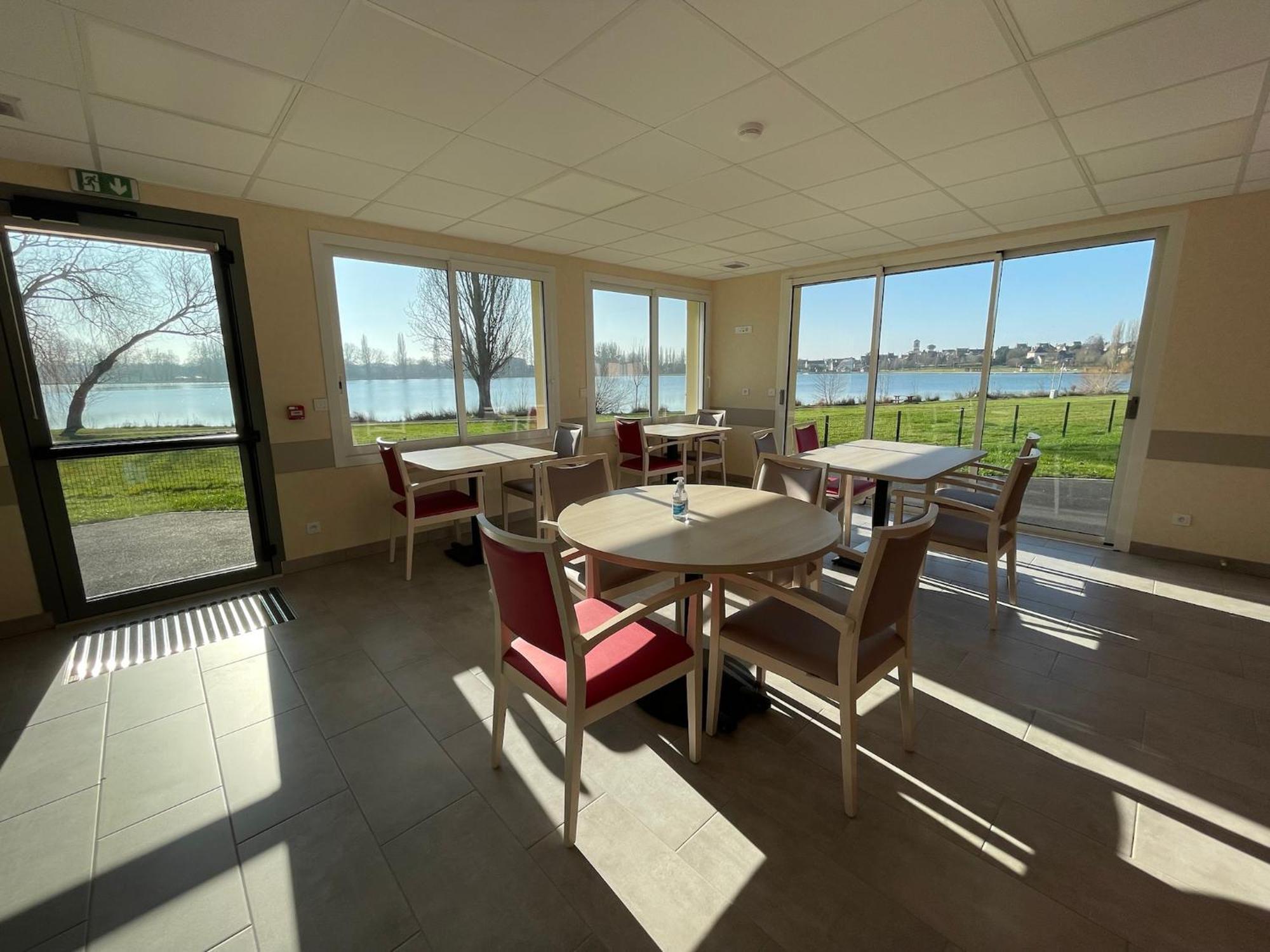Relais Les Rives Du Lac Coulonges-sur-Sarthe Εξωτερικό φωτογραφία
